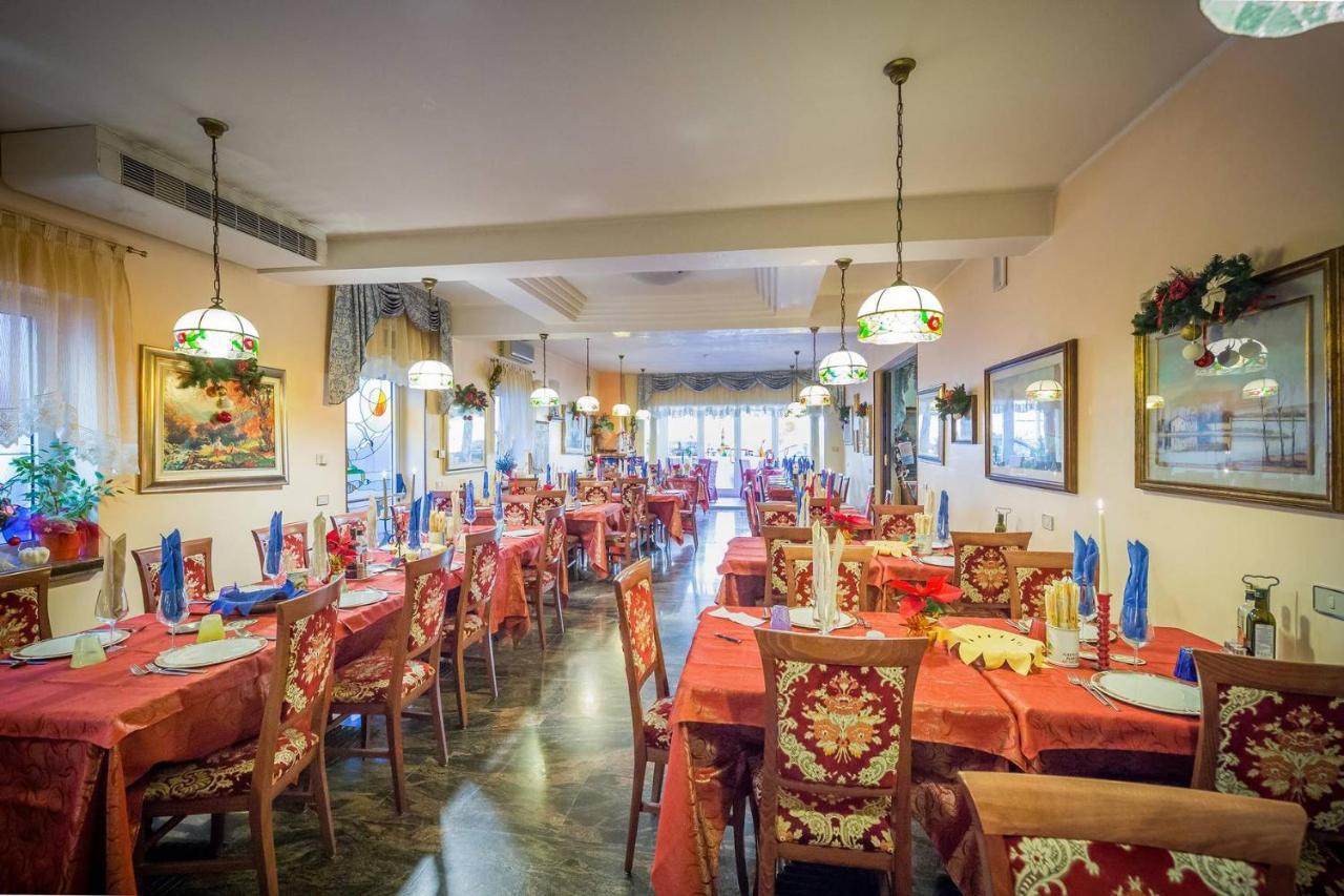 Albergo Ristorante Fabrizio Caorle Dış mekan fotoğraf